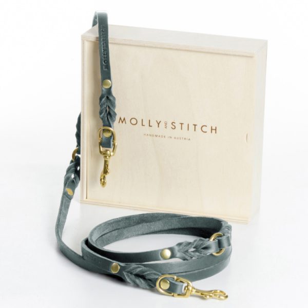 Molly & Stitch 3x-verstellbare Hundeleine Grau Leder handgefertigt Butter im zeitlosem Grau mit goldenem Karabiner und einer eleganten Verpackung